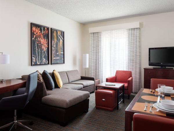 Residence Inn Phoenix Desert View at Mayo Clinic : photo 2 de la chambre suite 1 chambre lit king-size