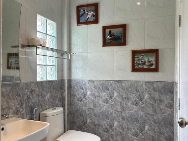 ชอว์ งาทอง รีสอร์ต Chor Ngar Thong Erawan Kanchanaburi : photo 6 de la chambre chambre familiale - vue sur montagne