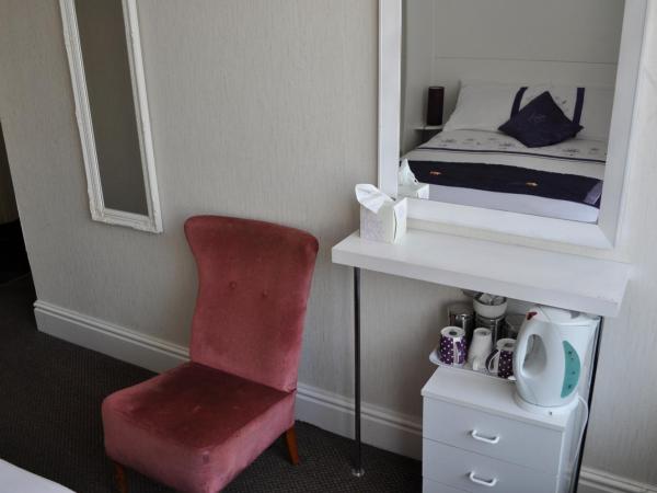 Cheers Hotel : photo 6 de la chambre chambre triple - vue sur ville