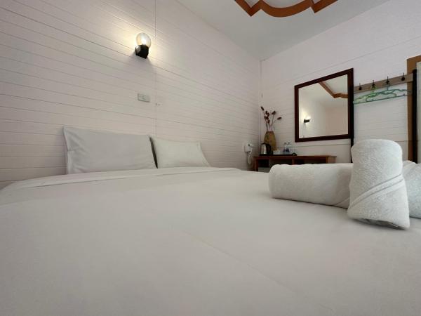 ชอว์ งาทอง รีสอร์ต Chor Ngar Thong Erawan Kanchanaburi : photo 1 de la chambre chambre lit king-size standard