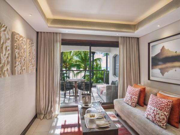 Royal Palm Beachcomber Luxury : photo 3 de la chambre suite junior