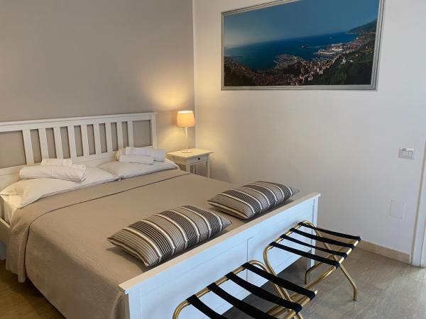 Panoramic Rooms Salerno Affittacamere : photo 9 de la chambre chambre double