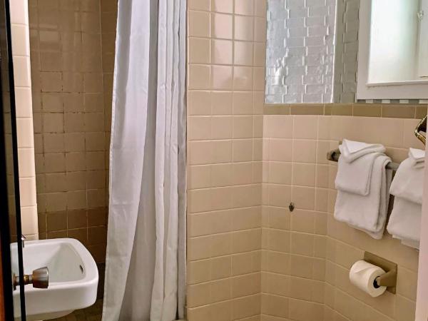 Manoir Sainte Genevieve : photo 9 de la chambre chambre double Économique