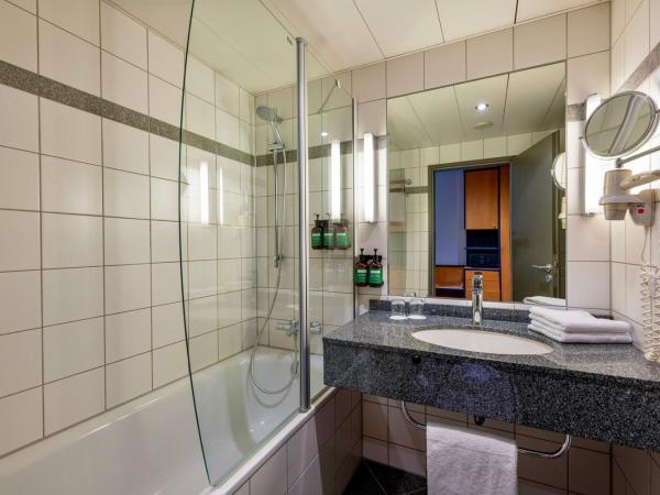 voco Dusseldorf Seestern, an IHG Hotel : photo 10 de la chambre chambre lits jumeaux standard avec vue