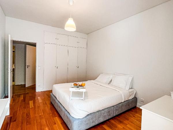 Seaside Elegance and Tranquility: Your Luxurious Porto Getaway : photo 7 de la chambre chambre double deluxe avec balcon