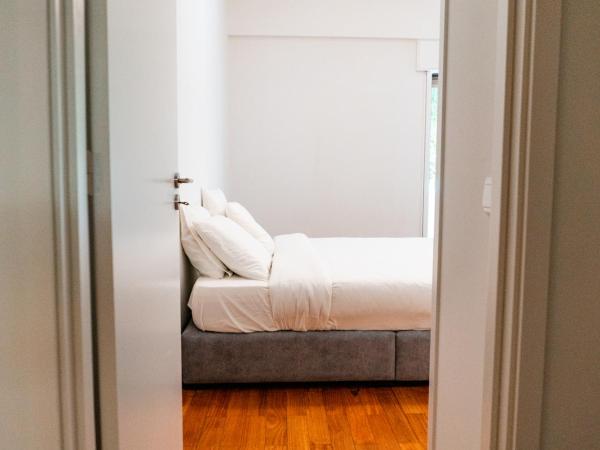 Seaside Elegance and Tranquility: Your Luxurious Porto Getaway : photo 5 de la chambre chambre double deluxe avec balcon