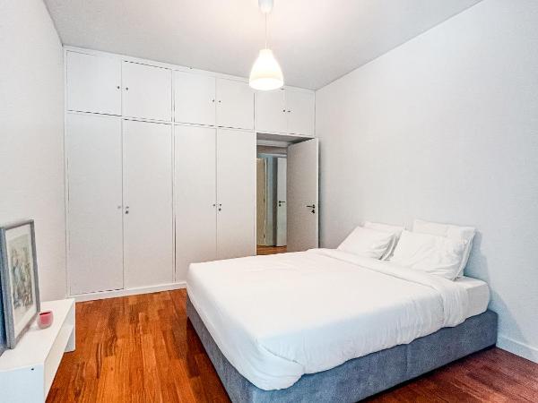 Seaside Elegance and Tranquility: Your Luxurious Porto Getaway : photo 6 de la chambre chambre double deluxe avec balcon