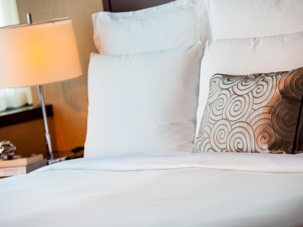 Renaissance Shanghai Zhongshan Park Hotel : photo 2 de la chambre chambre lit king-size deluxe