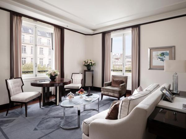The Peninsula Paris : photo 2 de la chambre grande suite premier avec accès au spa et bon cadeau