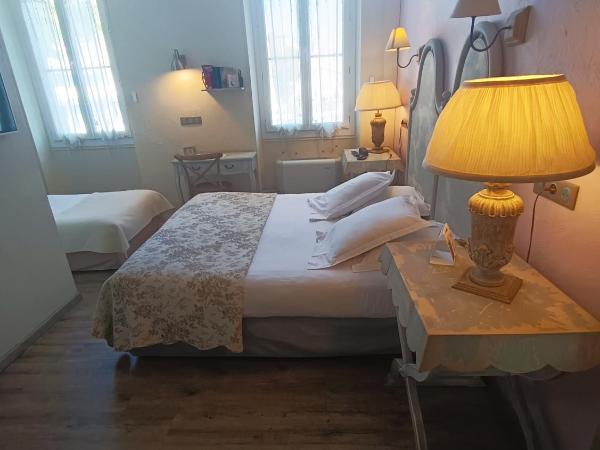 The Originals Boutique, Hôtel du Parc, Cavaillon : photo 2 de la chambre chambre triple