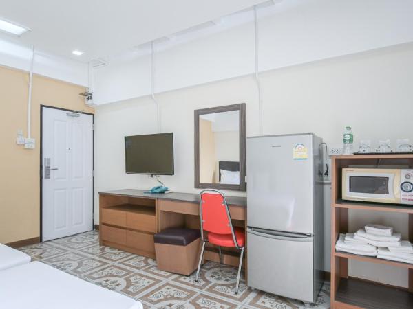 AC Habitat Bangkok : photo 5 de la chambre chambre triple standard