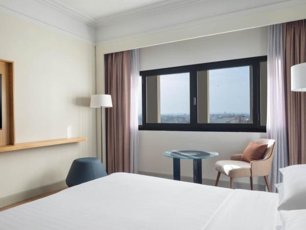 Casablanca Marriott Hotel : photo 3 de la chambre chambre lit king-size club - vue sur ville