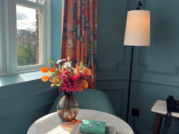 Waterloo Town House & Suites : photo 6 de la chambre chambre lit king-size