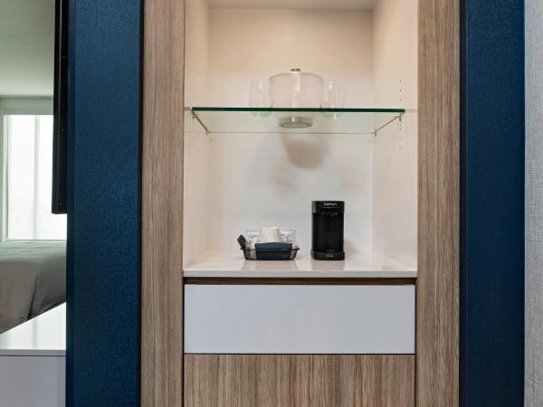 SpringHill Suites by Marriott Dallas Richardson/University Area : photo 1 de la chambre suite lit king-size avec lit gigogne