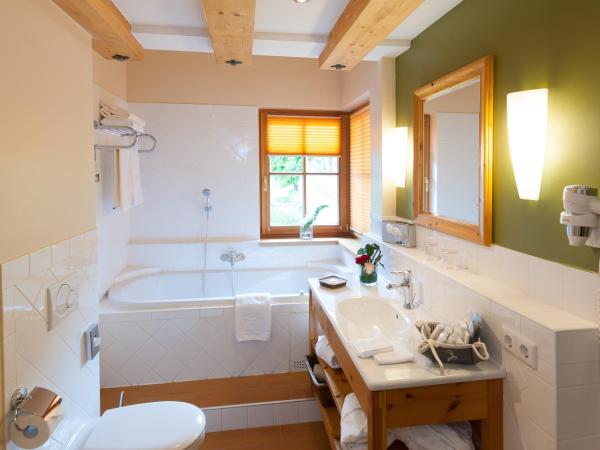 Hotel Kaiserhof Kitzbühel, 4 Sterne Superior : photo 5 de la chambre suite avec balcon