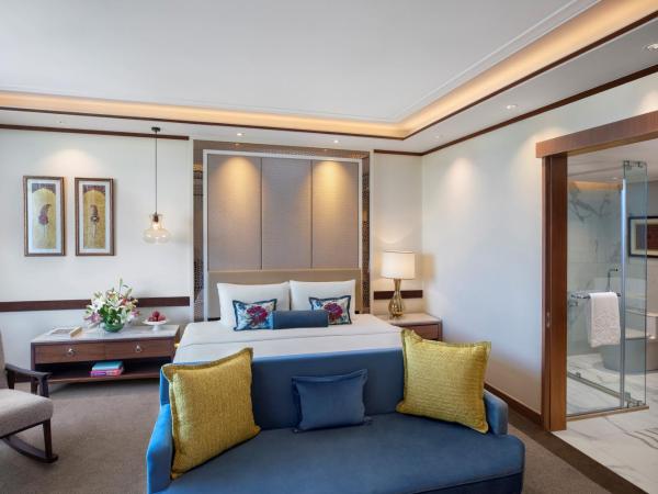 Tajview, Agra-IHCL SeleQtions : photo 3 de la chambre junior suite pool view king bed