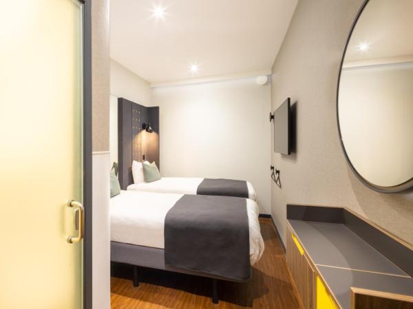 Point A Hotel London Kings Cross - St Pancras : photo 1 de la chambre chambre lits jumeaux - sans fenêtre