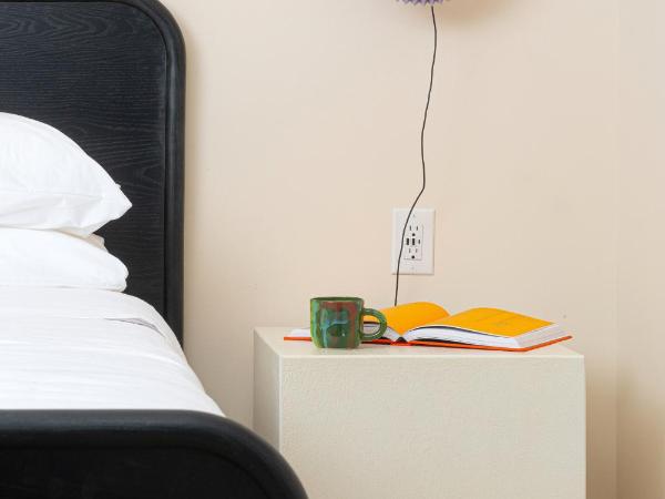 YOWIE Hotel : photo 5 de la chambre suite lit king-size