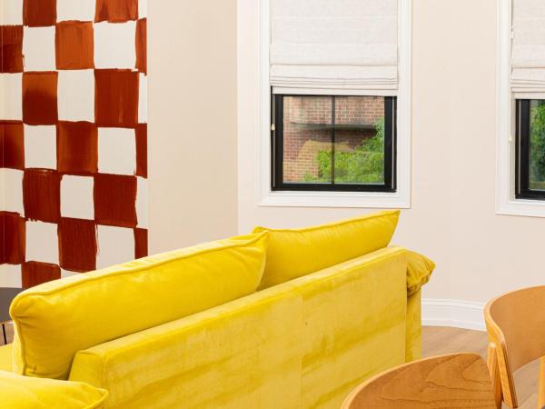 YOWIE Hotel : photo 1 de la chambre suite lit queen-size