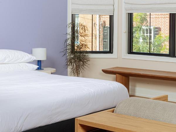 YOWIE Hotel : photo 7 de la chambre suite lit king-size