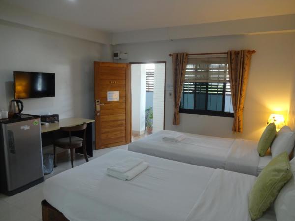 Rena House Chiang Mai : photo 2 de la chambre chambre lit jumeaux standard - rez-de-chaussée