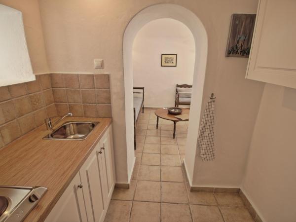 Aethrio Sunset Village - Oia : photo 6 de la chambre appartement (2 adultes)