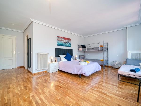 Casa Cafe Madrid (El plantio) Calle segundo anca 11 madrid 28023 : photo 1 de la chambre suite familiale deluxe