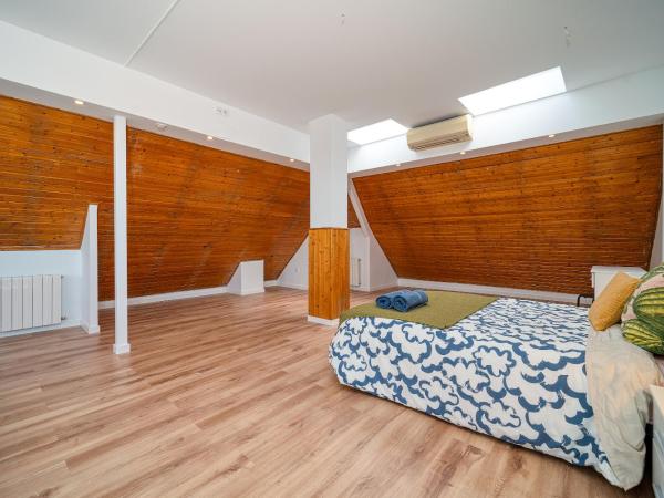 Casa Cafe Madrid (El plantio) Calle segundo anca 11 madrid 28023 : photo 5 de la chambre chambre familiale standard