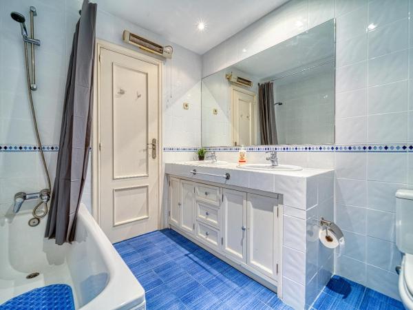 Casa Cafe Madrid (El plantio) Calle segundo anca 11 madrid 28023 : photo 7 de la chambre suite familiale deluxe