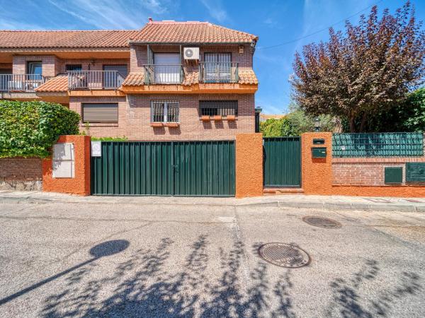 Casa Cafe Madrid (El plantio) Calle segundo anca 11 madrid 28023 : photo 1 de la chambre chambre double