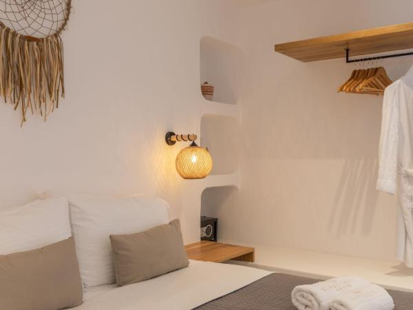 Sunset Hill Suites : photo 3 de la chambre executive suite with sea and pool view and hot tub