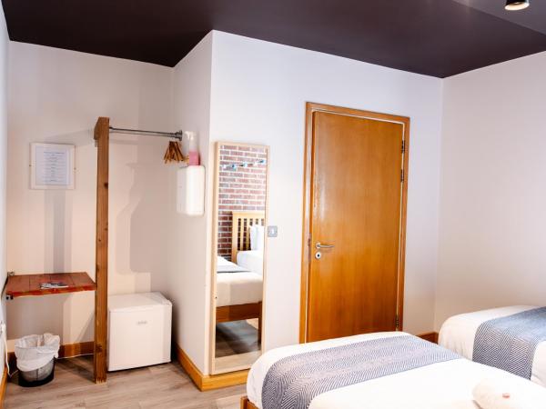 The Nest Boutique Hostel : photo 7 de la chambre chambre lits jumeaux