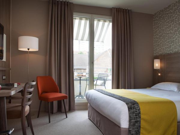 Logis Hôtel Beauséjour Colmar : photo 1 de la chambre chambre classique double