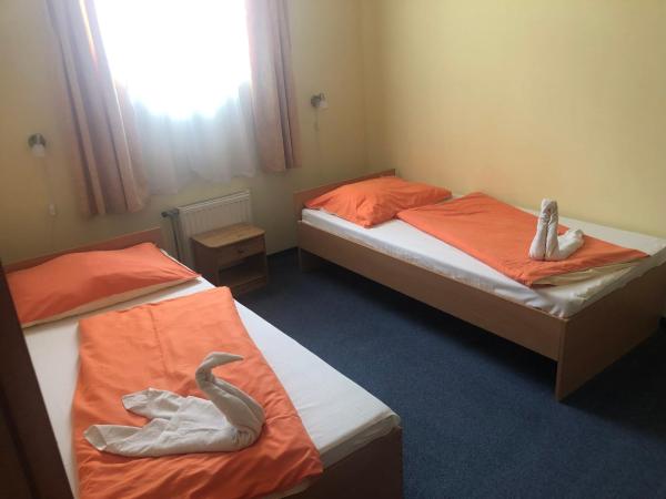 City Hotel Siófok : photo 9 de la chambre suite familiale 2 chambres (4 adultes)