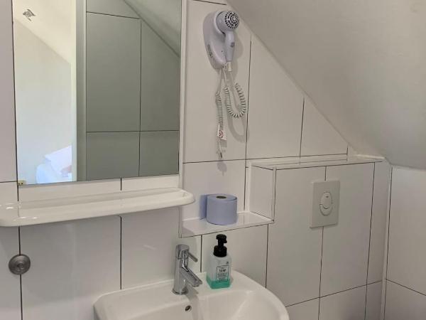 Hotel Tempelhof - City-Messe-Arena : photo 4 de la chambre chambre simple avec douche