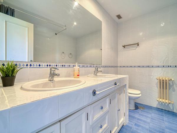 Casa Cafe Madrid (El plantio) Calle segundo anca 11 madrid 28023 : photo 10 de la chambre suite familiale deluxe