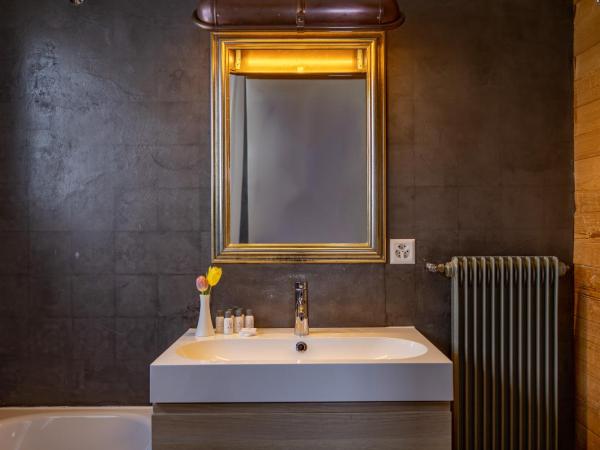 Le Coucou Hotel Restaurant & Lounge-Bar : photo 10 de la chambre chambre chalet chic - vue sur montagnes