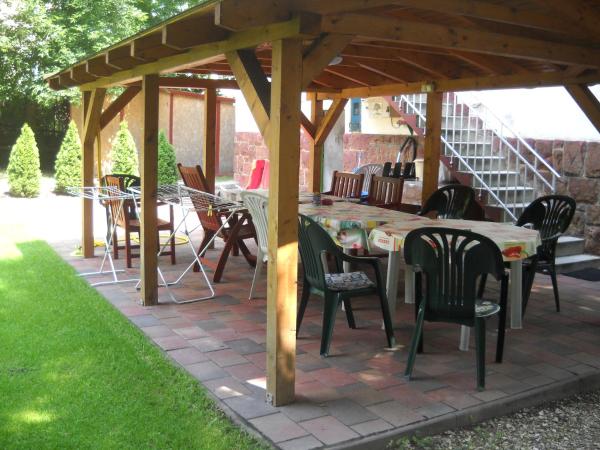 Villa Julia : photo 1 de la chambre chambre lits jumeaux standard avec salle de bains commune