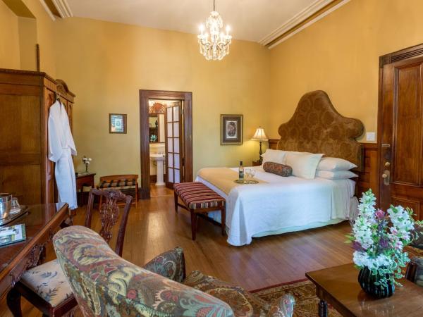 Kehoe House, Historic Inns of Savannah Collection : photo 1 de la chambre chambre lit king-size avec petit salon - john adam treutlen