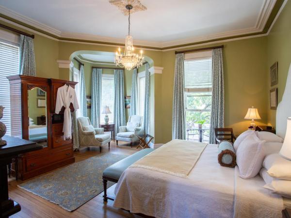 Kehoe House, Historic Inns of Savannah Collection : photo 8 de la chambre grand hébergement supérieur lit king-size avec balcon - johnny mercer