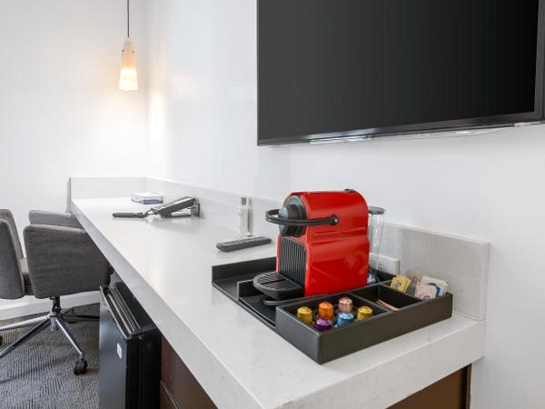 O Hotel : photo 5 de la chambre chambre lit king-size deluxe - non-fumeurs