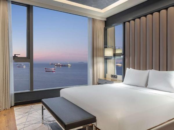 Hilton Istanbul Bakirkoy : photo 1 de la chambre grande suite deluxe avec accès au salon exécutif - vue sur mer