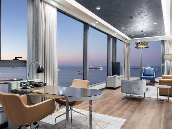 Hilton Istanbul Bakirkoy : photo 2 de la chambre grande suite deluxe avec accès au salon exécutif - vue sur mer