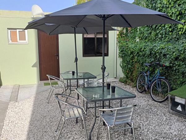 Guesthouse Monsanto : photo 4 de la chambre chambre double avec salle de bains commune et vue sur lac