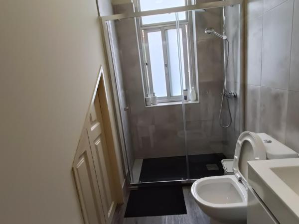 Guesthouse Monsanto : photo 8 de la chambre chambre lit queen-size - vue sur lac