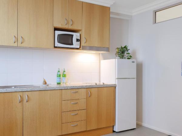 Oaks Perth Hotel : photo 4 de la chambre executive studio city view - no housekeeping