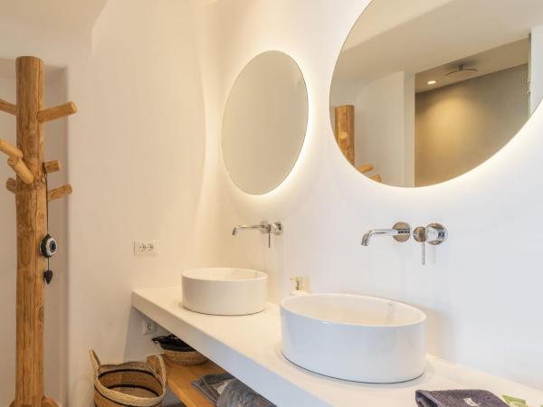 Sunset Hill Suites : photo 10 de la chambre executive suite with sea and pool view and hot tub