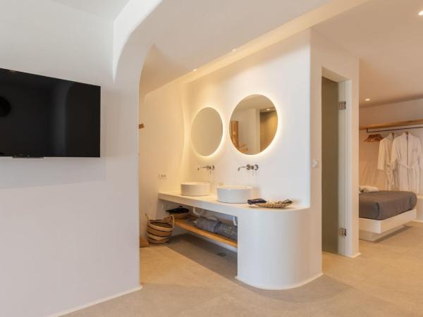 Sunset Hill Suites : photo 9 de la chambre executive suite with sea and pool view and hot tub