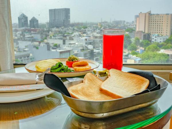 Courtyard by Marriott Gurugram Downtown : photo 4 de la chambre club twin room – breakfast, club lounge access, one way airport transfers, 15% discount on food and beverages, wi-fi   