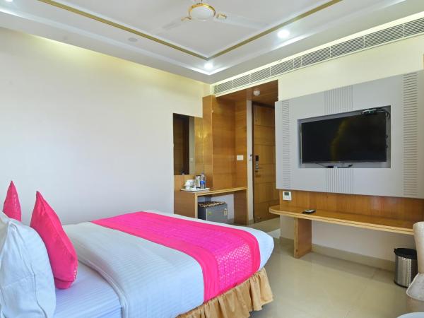 Hotel Gold Palace - 03 Mins Walk From New Delhi Railway Station : photo 1 de la chambre suite supérieure lit king-size